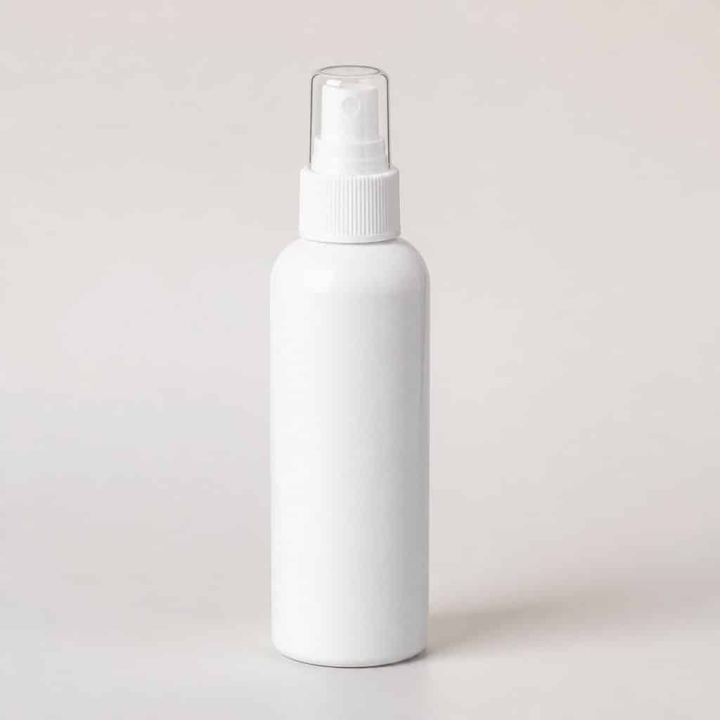 Shampoing sec sans rinçage pour chat, packshot sur fond neutre